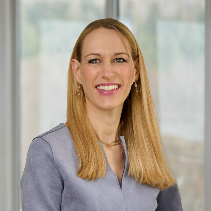 Dr. med. Franziska van Hall ist Ärztliche Direktorin der CuraMed Kliniken 10